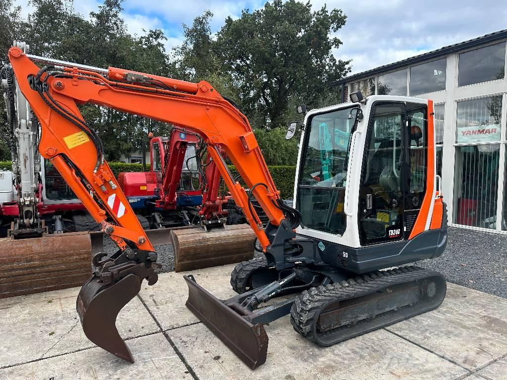 Takeuchi TB 235 CR Miniexcavadoras