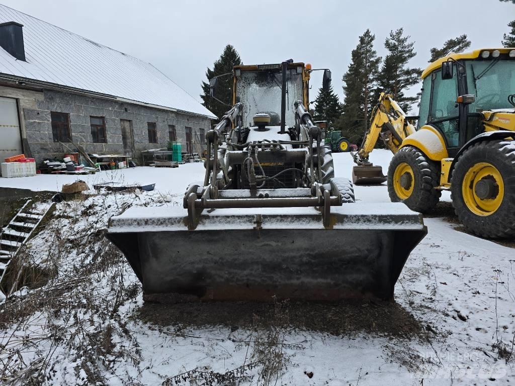 Valmet 6000 4x4 Retrocargadoras