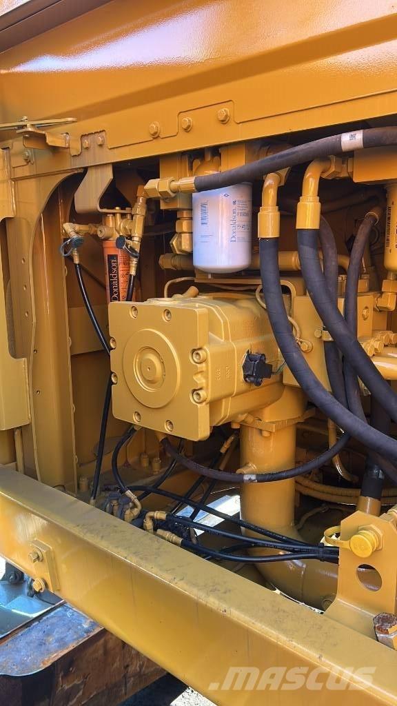 CAT 374 F Manejadores de residuos industriales