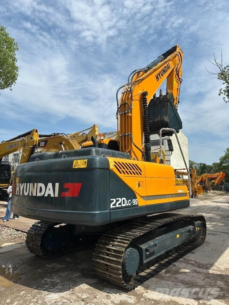 Hyundai 220LC-9S Excavadoras sobre orugas