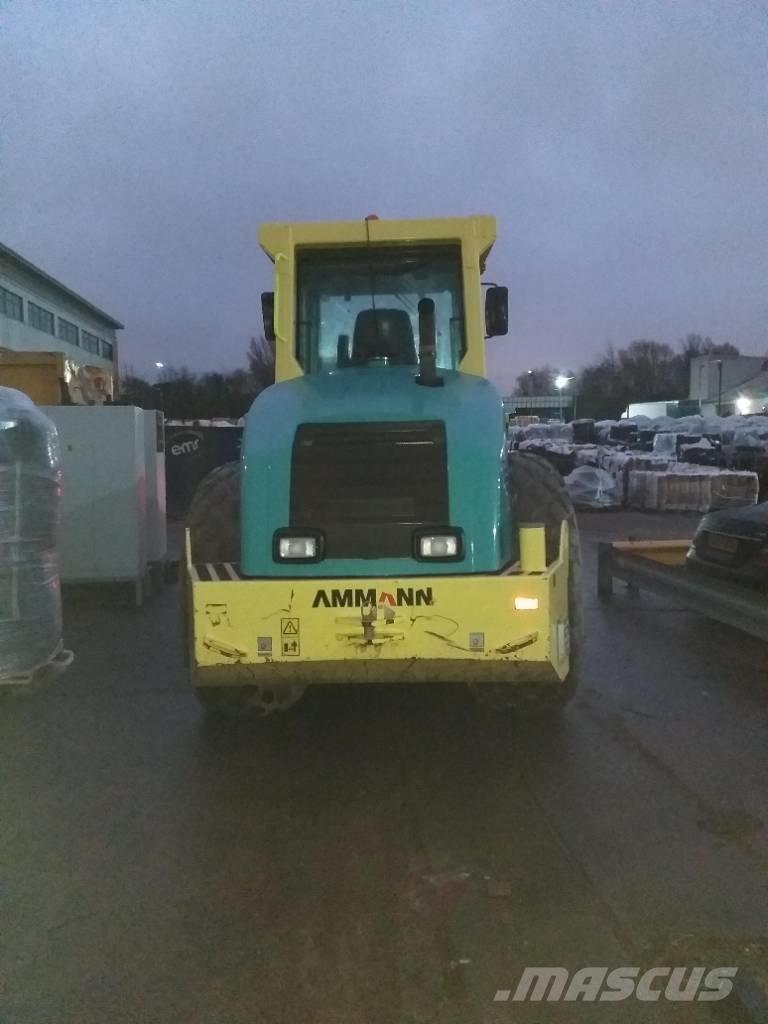 Ammann ASC 130 Rodillos de doble tambor