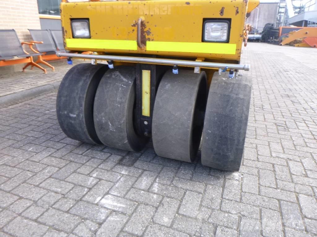 Sakai TS 160 Rodillos sobre neumáticos