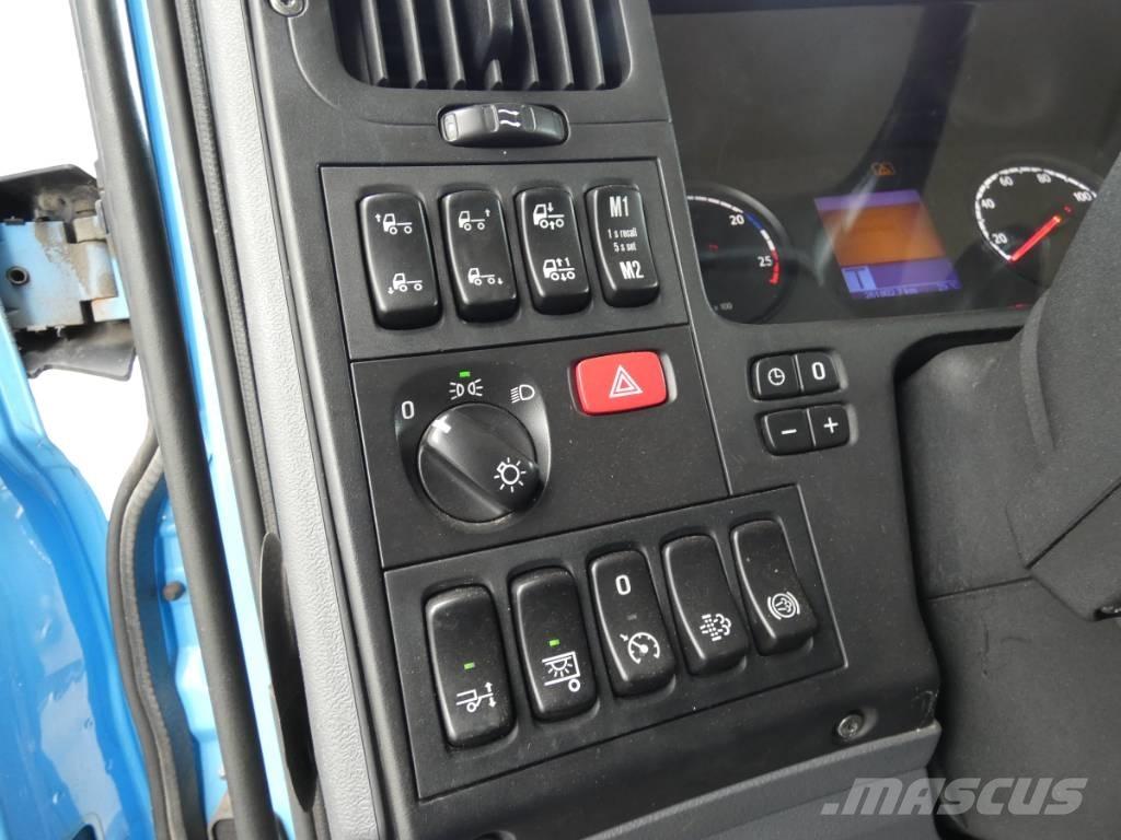 Scania P 250 Camiones de caja de lona