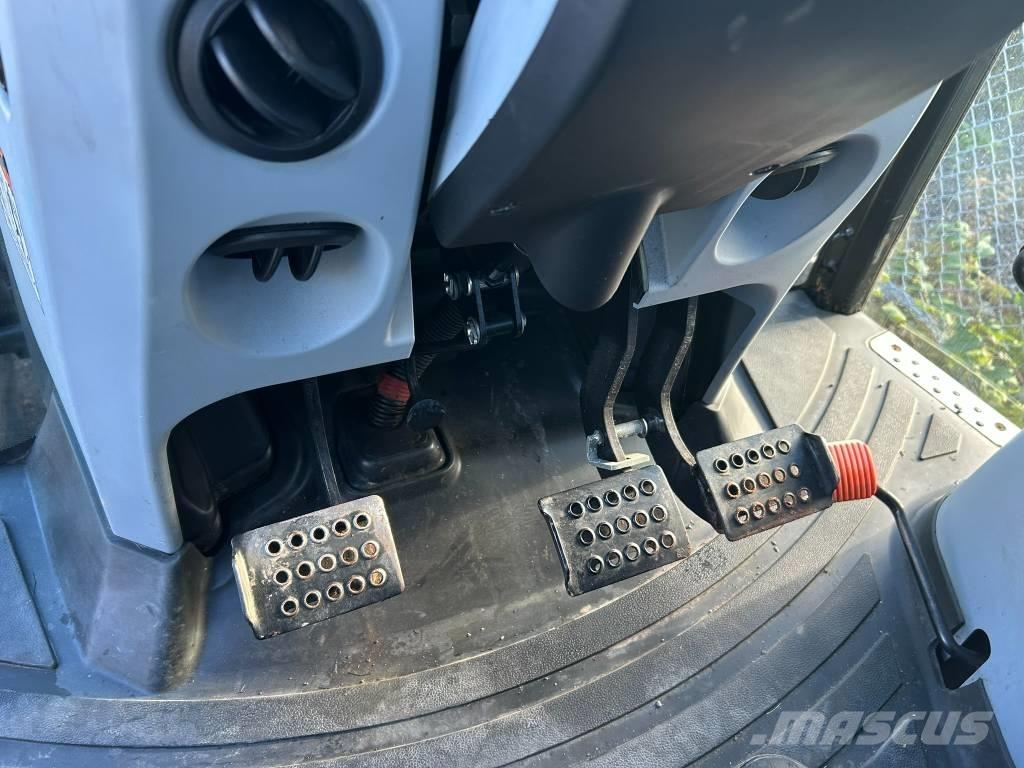 New Holland T 5.105 Tractores