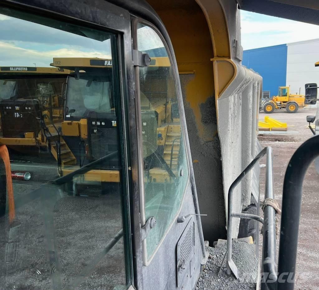 CAT 775 G Camiones de volteo rigidos