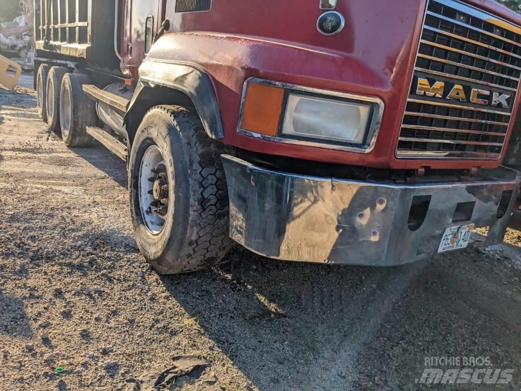 Mack CL 713 Bañeras basculantes usadas