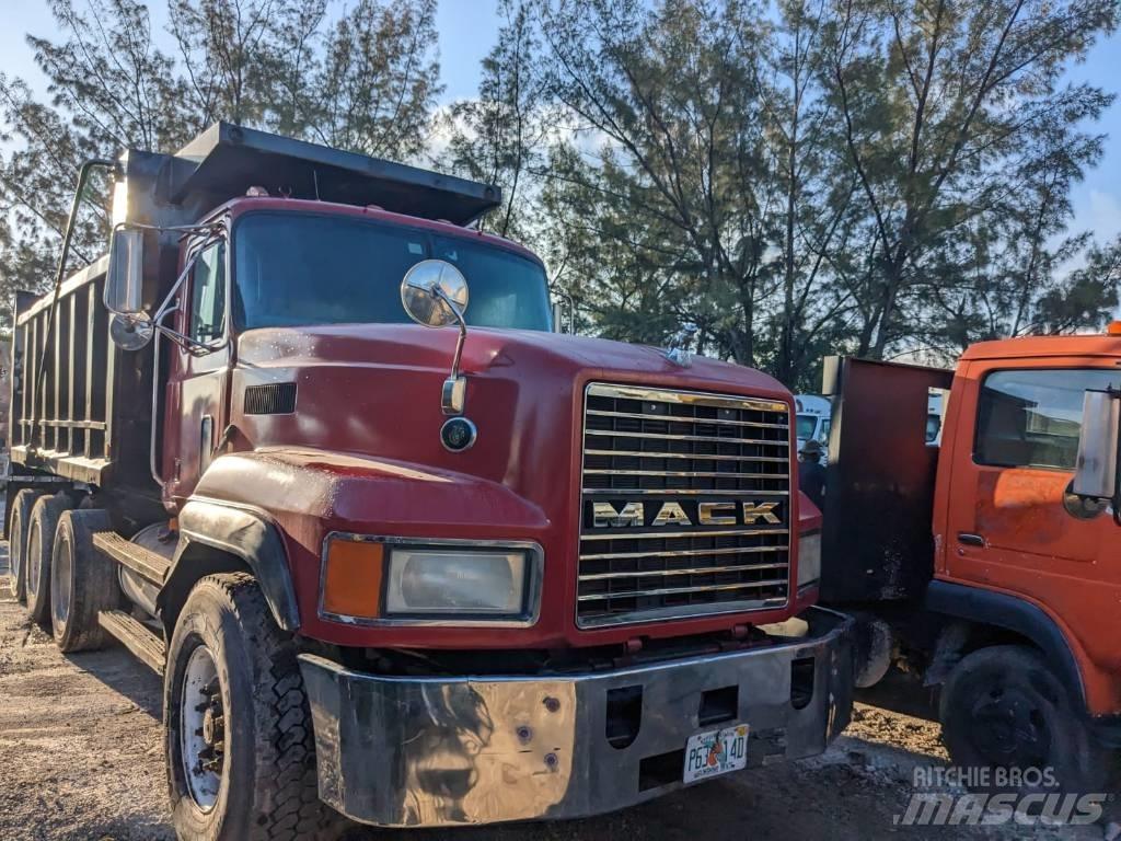 Mack CL 713 Bañeras basculantes usadas