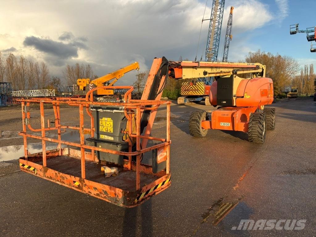 JLG 800 AJ Plataformas con brazo de elevación manual