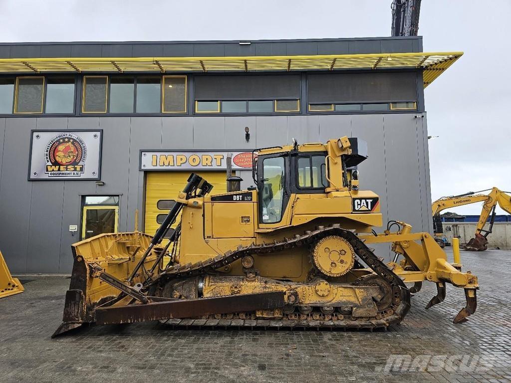 CAT D6T Buldozer sobre oruga