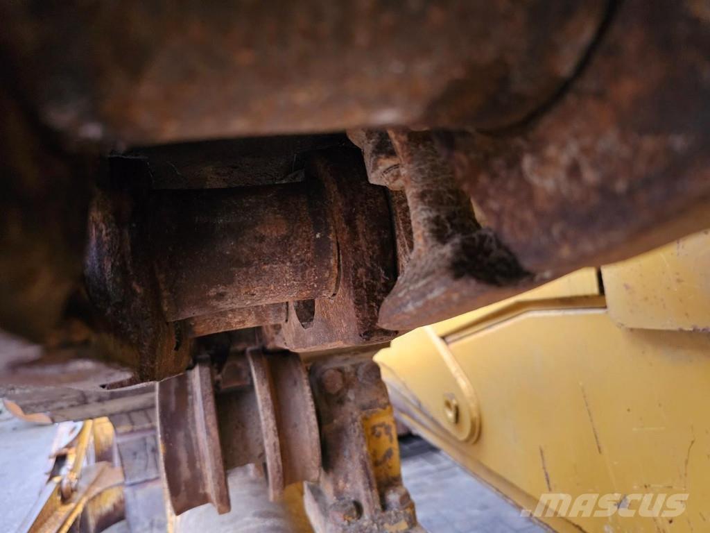 CAT D6T Buldozer sobre oruga