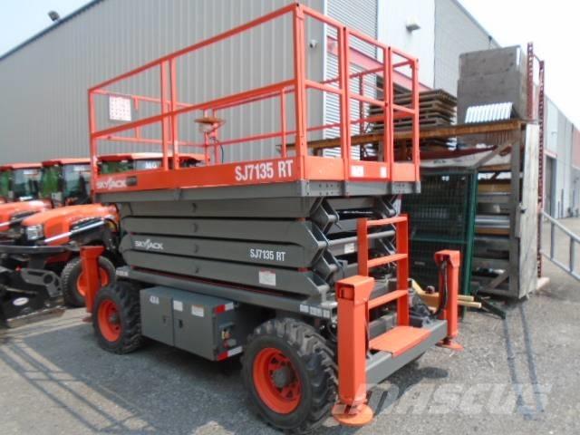 SkyJack SJ 7135 RT Plataformas tijera