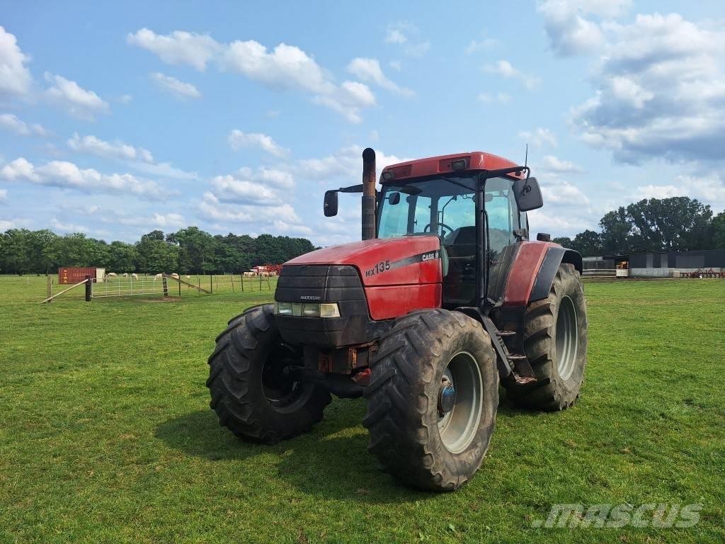 CASE MX135 Tractores