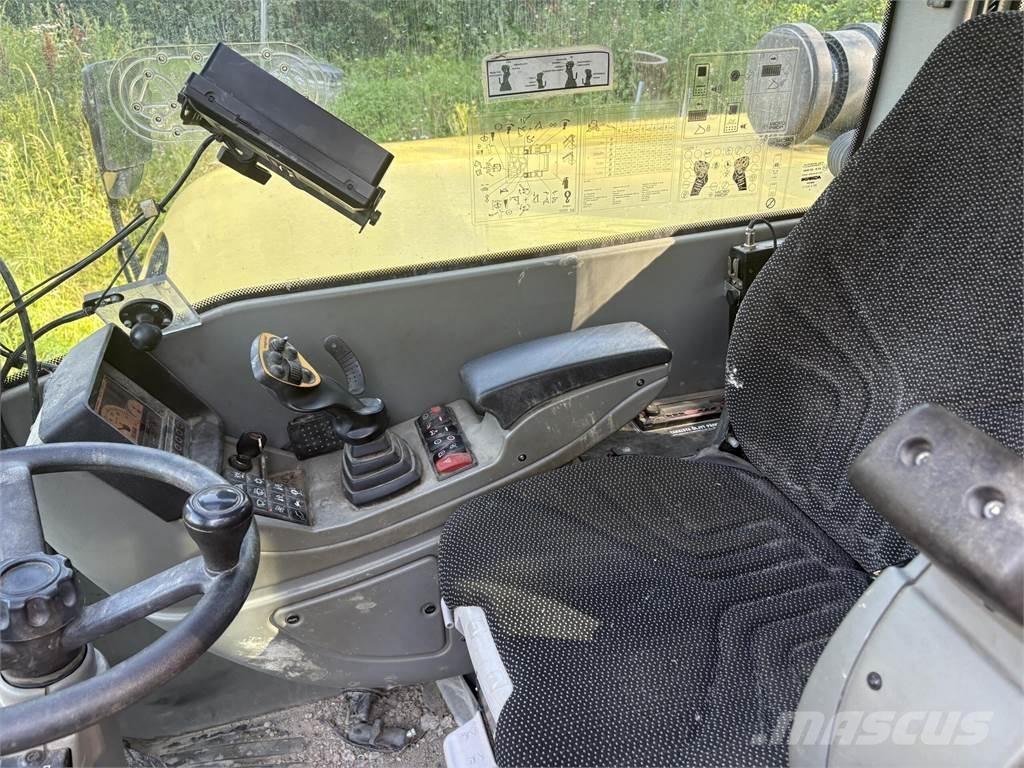 Yanmar B110W Excavadoras de ruedas