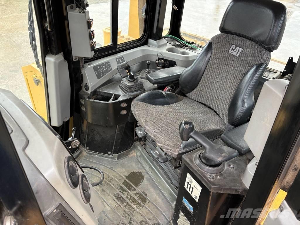 CAT D 6 T LGP Buldozer sobre oruga