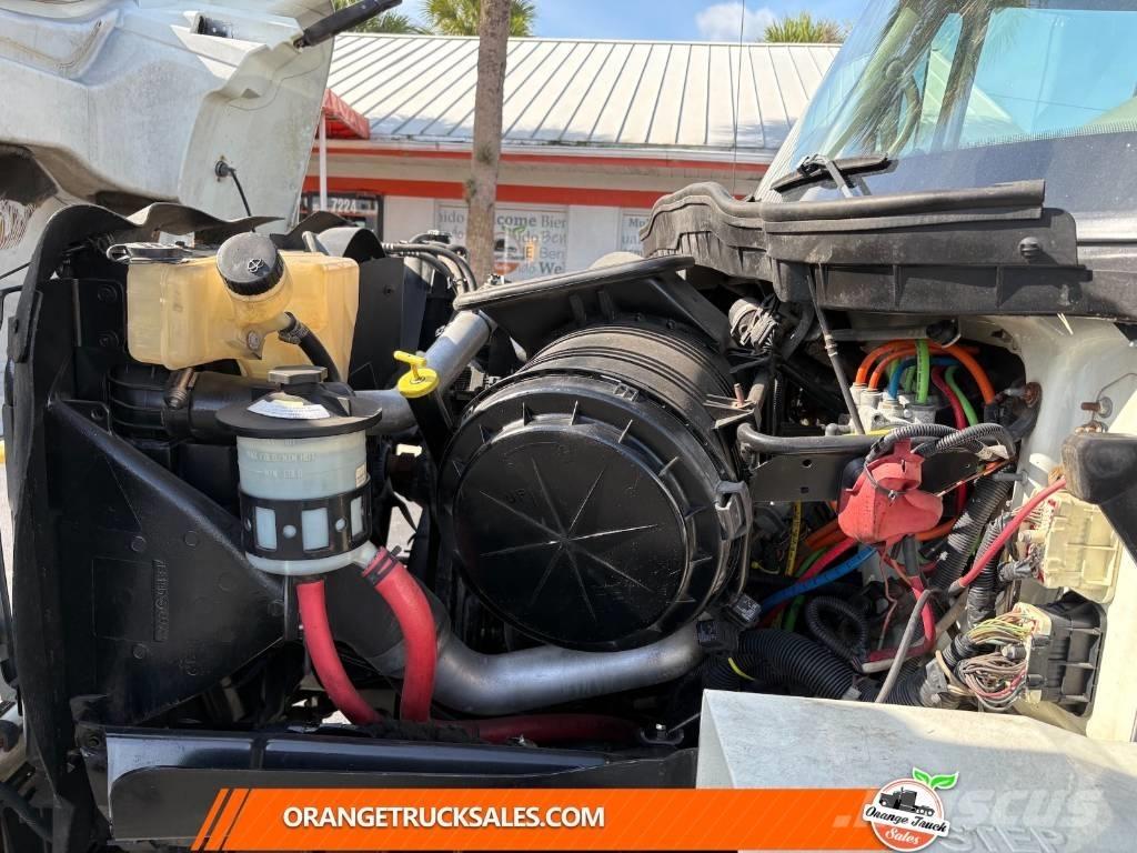 International 7400 Camiones cisterna