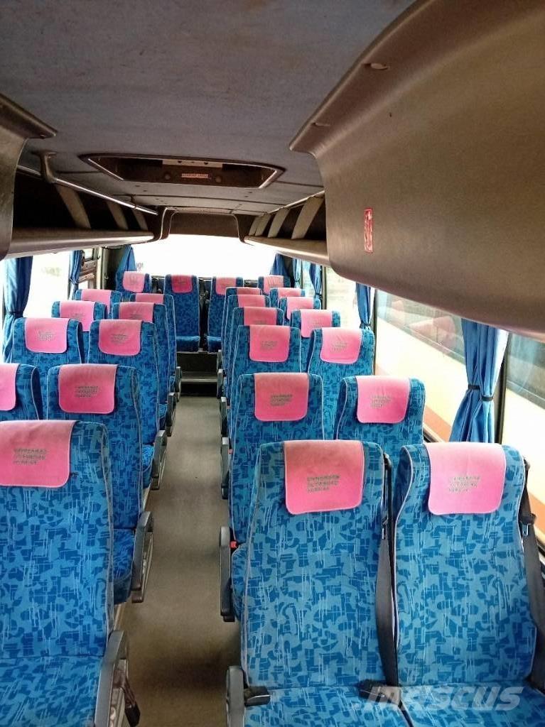 Isuzu Harmony Autobuses tipo pullman