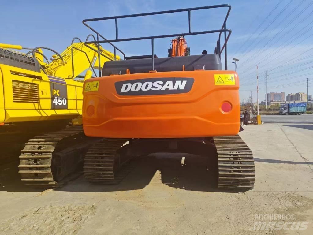 Doosan DX 300 Excavadoras sobre orugas