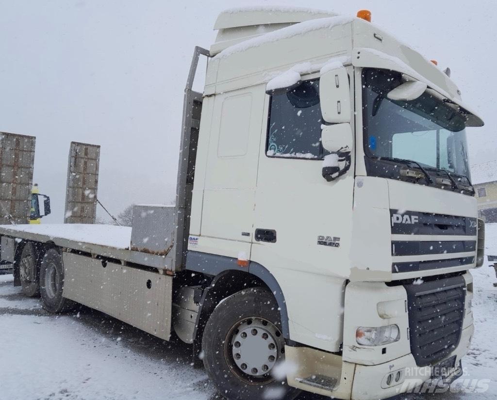 DAF XF 105 Camiones de caja de lona