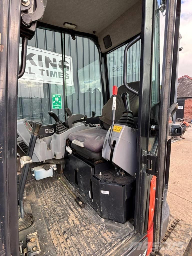 Kubota U 27 Miniexcavadoras