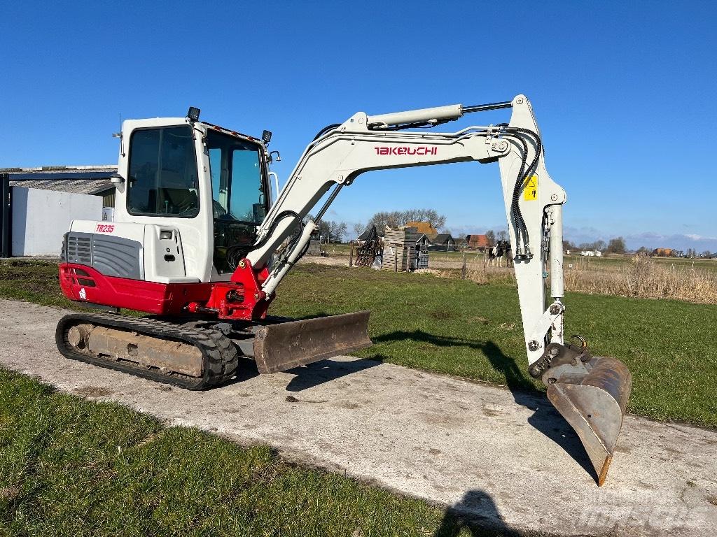 Takeuchi TB 235 Miniexcavadoras