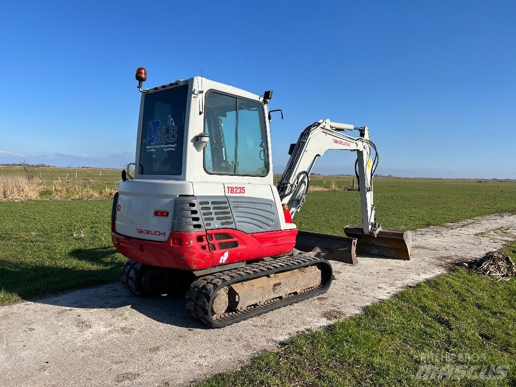 Takeuchi TB 235 Miniexcavadoras