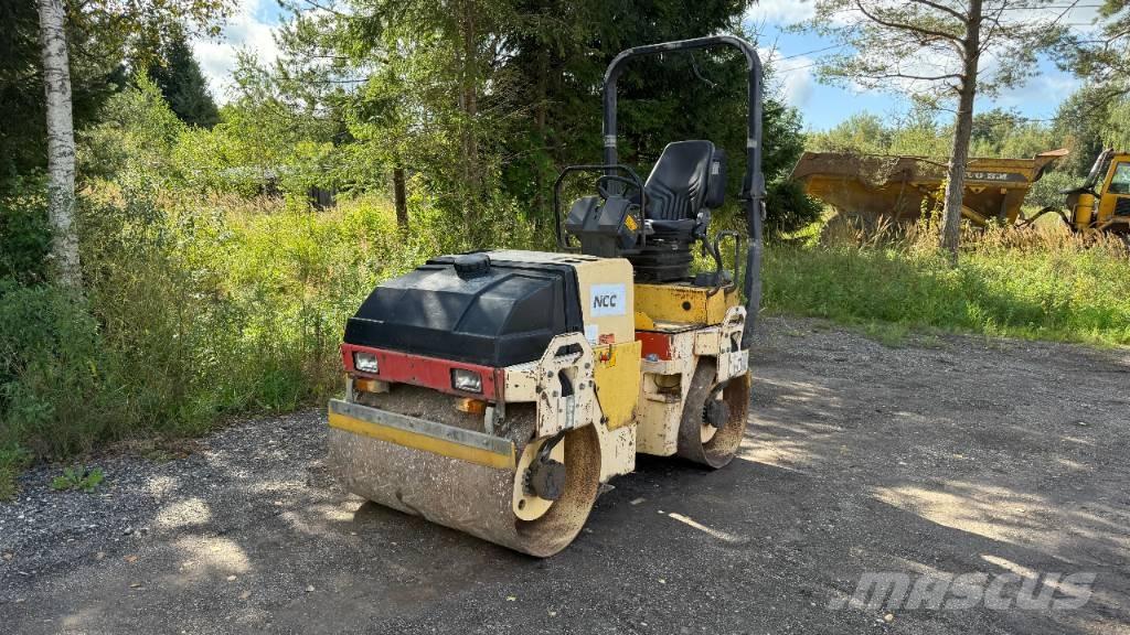 Dynapac CC 122 Rodillos de doble tambor