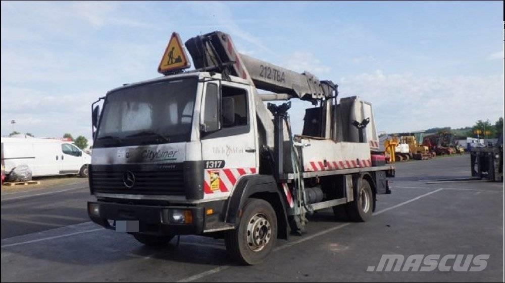 Ford TRANSIT CUSTOM Camiones con caja de remolque