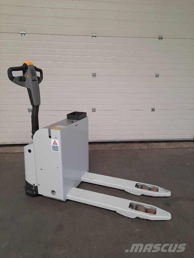 UniCarriers PLL180 Montacargas de baja elevación