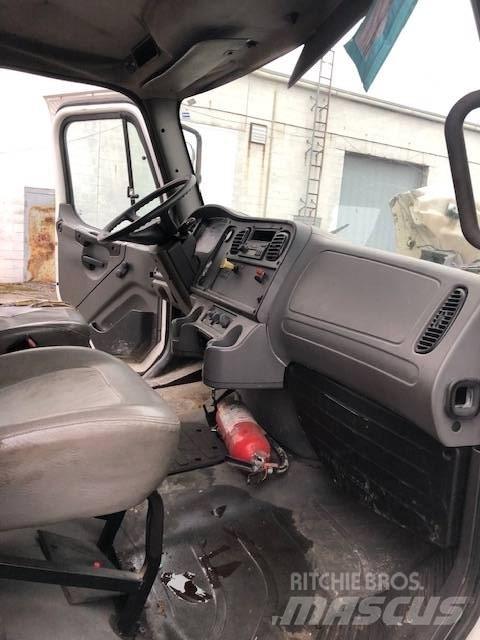 Freightliner m2 Camiones con caja de remolque