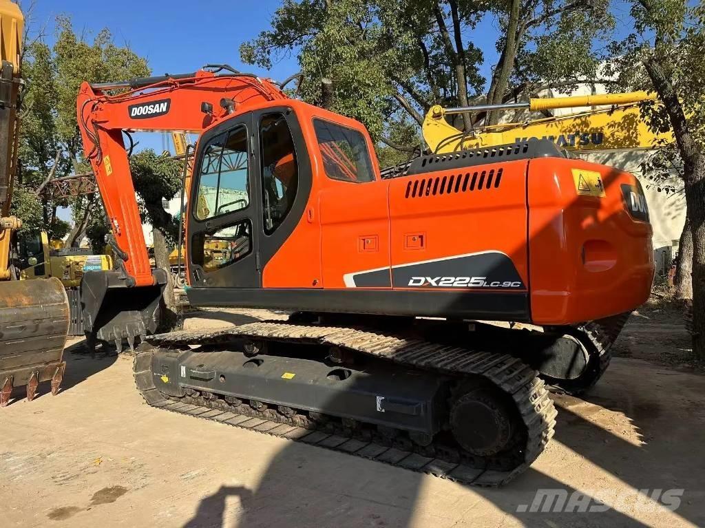 Doosan DX225LC-9C Excavadoras sobre orugas