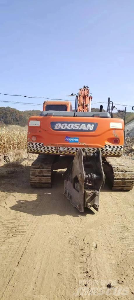 Doosan DX 225LC Excavadoras sobre orugas