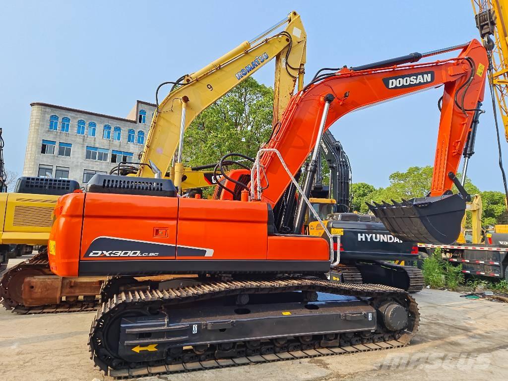 Doosan DX 300 LC Excavadoras sobre orugas