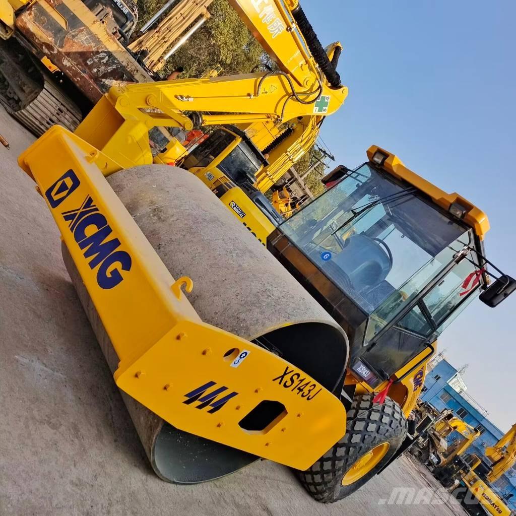 XCMG XS 143 J Rodillos de un solo tambor