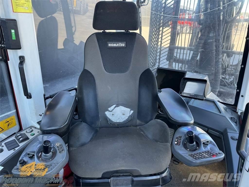 Komatsu 895 Transportadoras