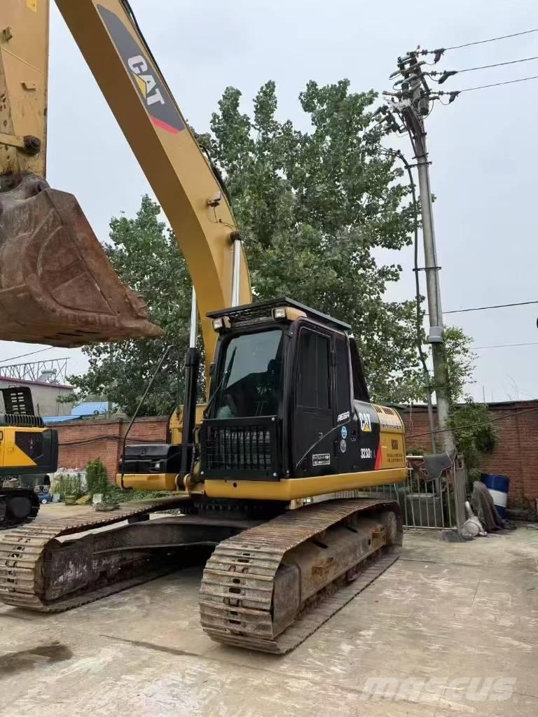 CAT 323D Excavadoras sobre orugas