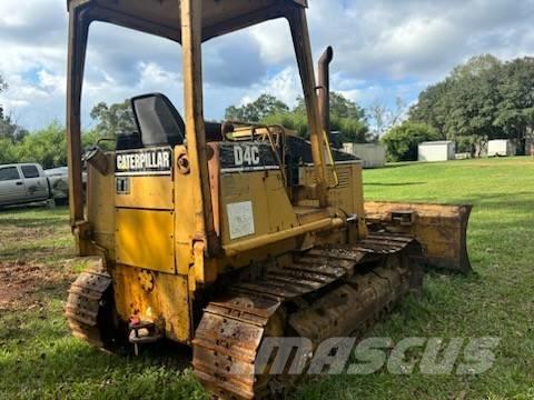 CAT D 4 C Buldozer sobre oruga