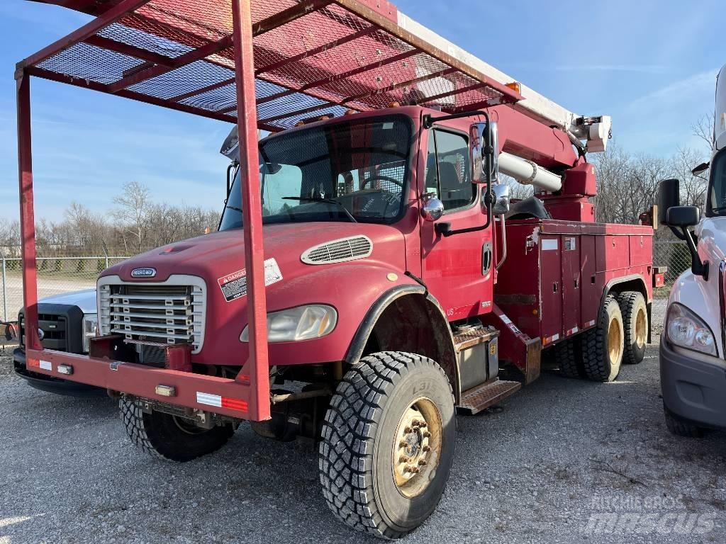 Freightliner M2-106 Plataformas sobre camión