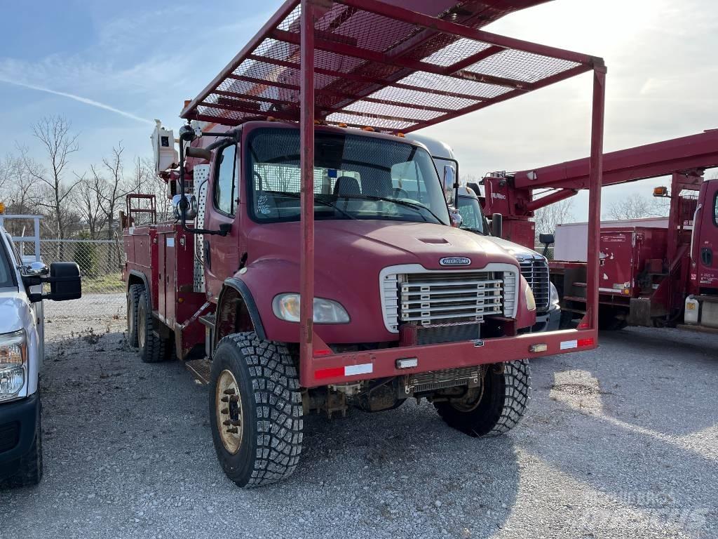 Freightliner M2-106 Plataformas sobre camión