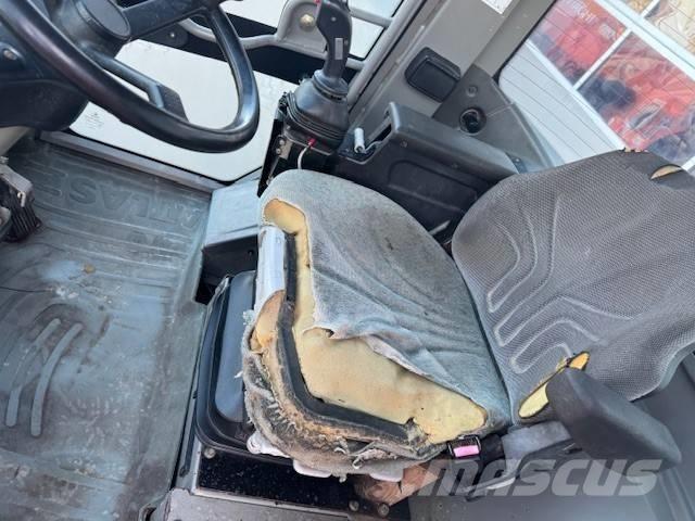 Atlas AR 80 Cargadoras sobre ruedas