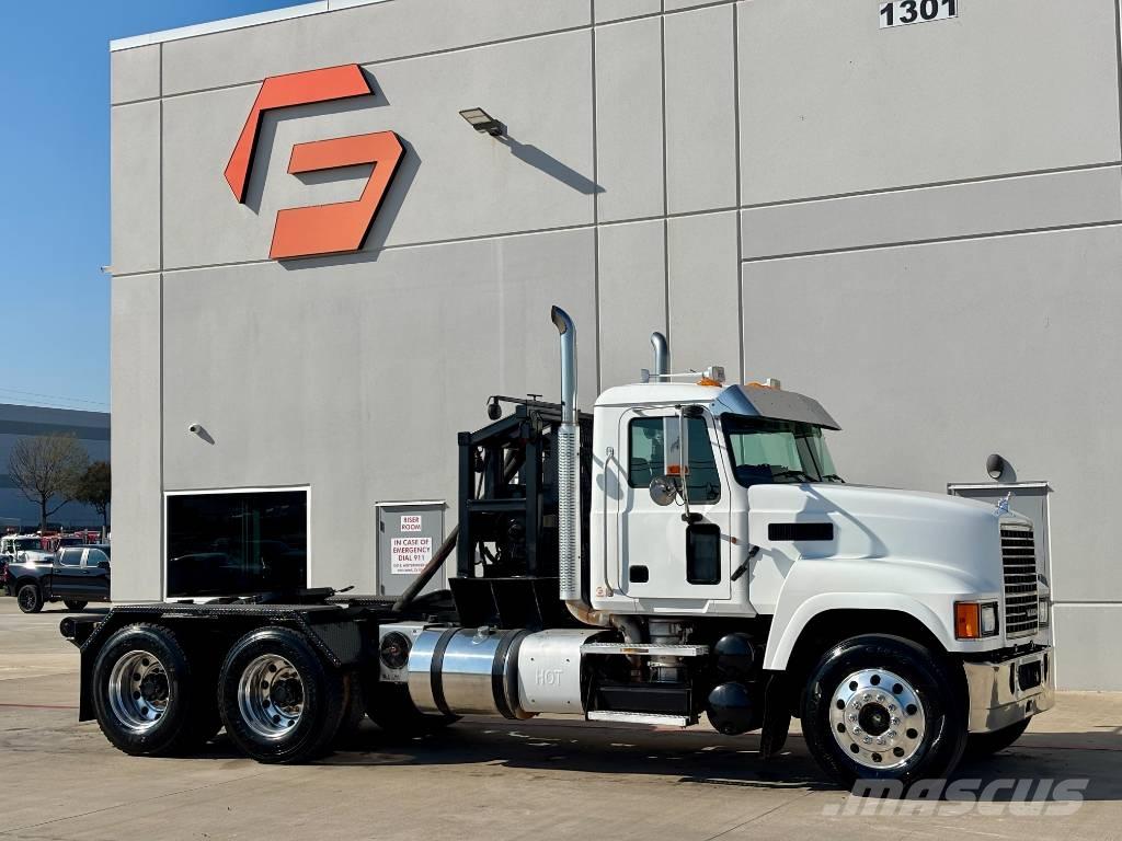 Mack CHU 613 Vehículos de reciclaje