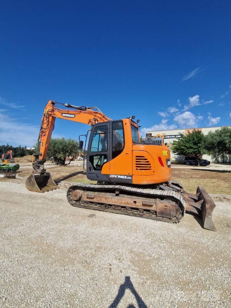Doosan DX 140 LCR Excavadoras sobre orugas