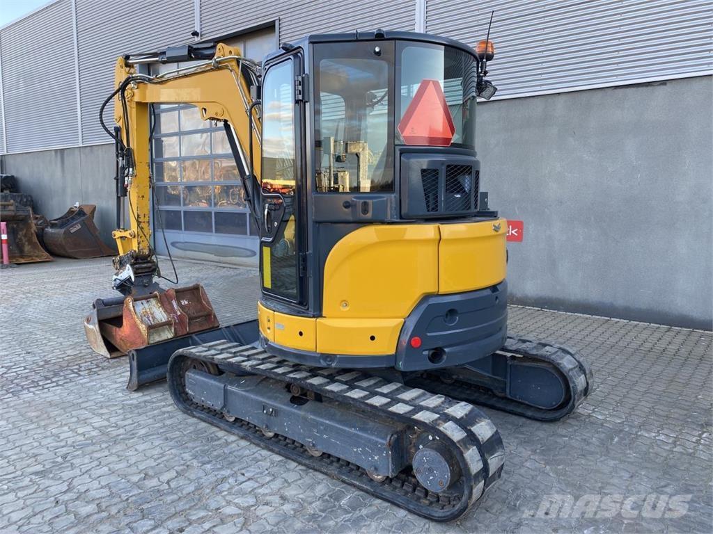 Yanmar VIO50-6 Excavadoras de ruedas