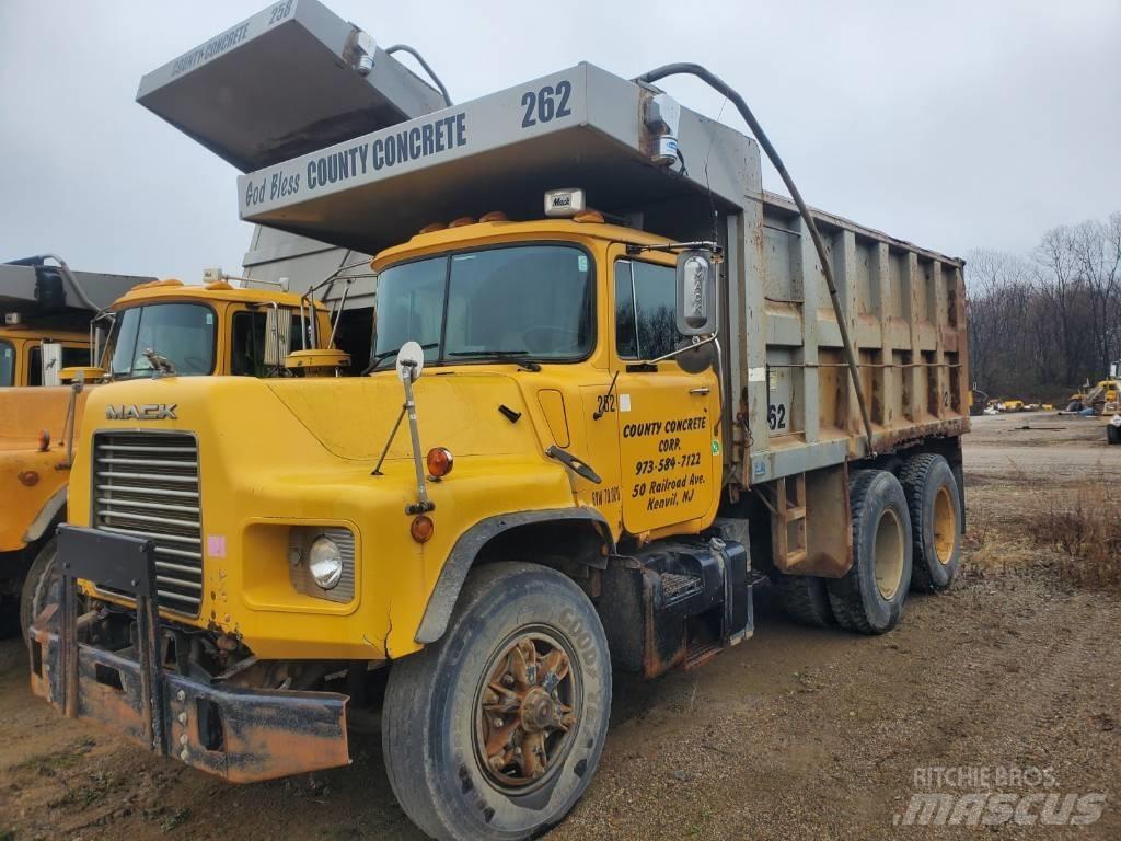 Mack DM690SX Bañeras basculantes usadas