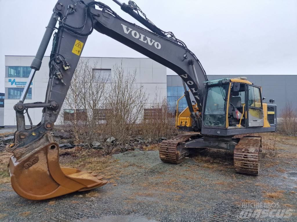 Volvo 220E Excavadoras sobre orugas