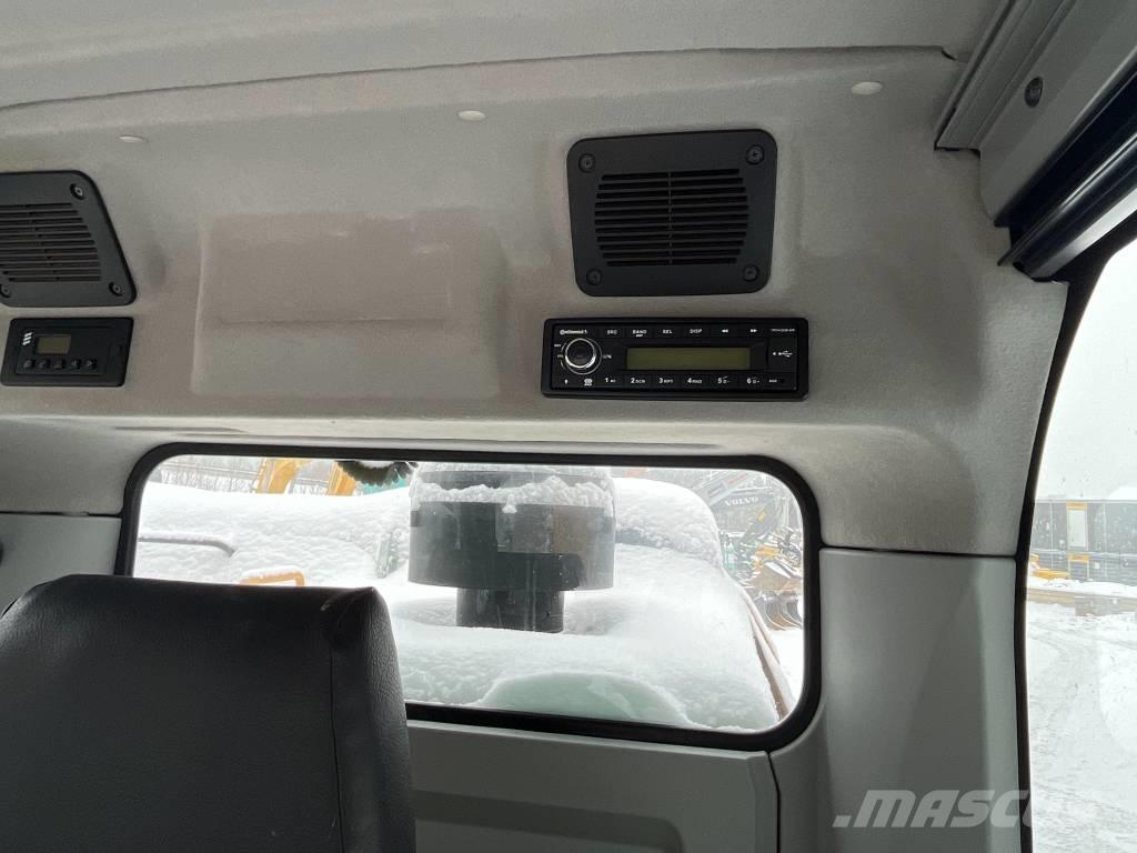 CAT 323 F Excavadoras sobre orugas