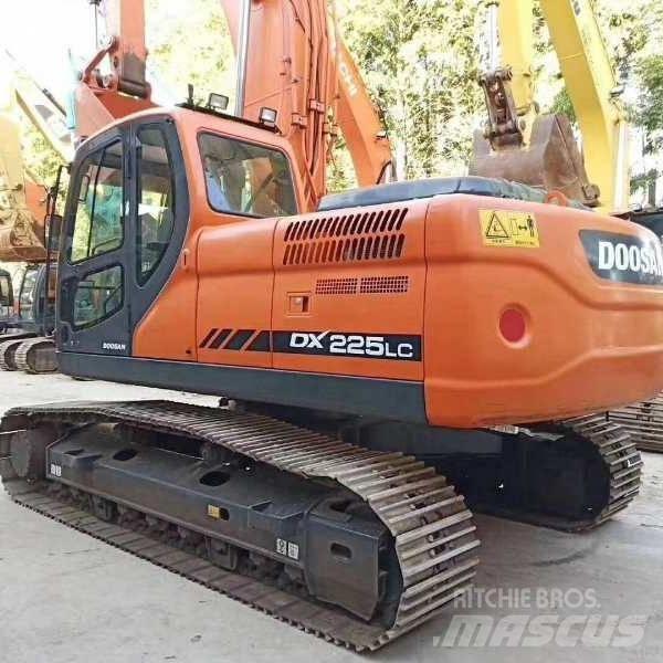 Doosan DX 225 Excavadoras sobre orugas