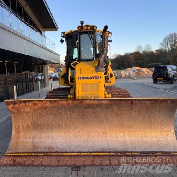 Komatsu D51PXI-24EO Buldozer sobre oruga