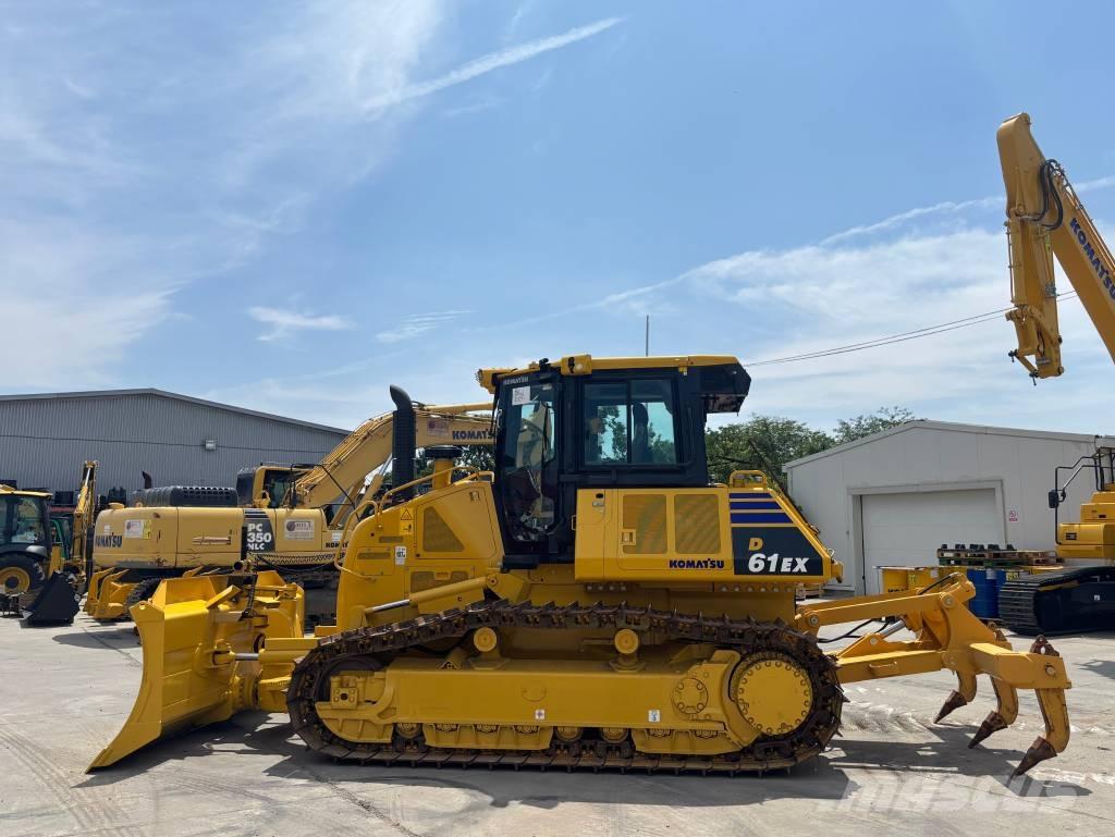 Komatsu D61EX-24E0 Buldozer sobre oruga