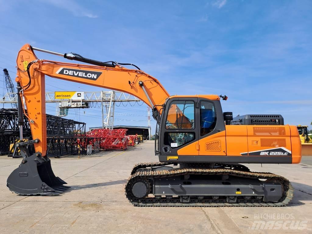 Develon DX225LC-7M Excavadoras sobre orugas