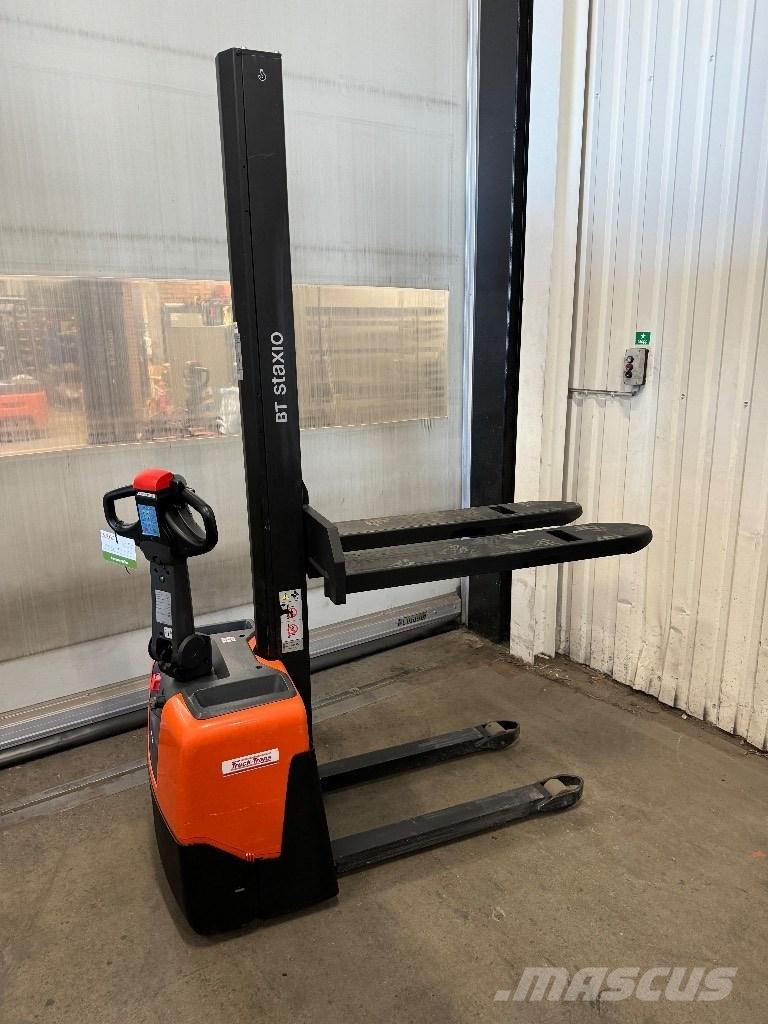 Toyota HWE100 Montacargas manual